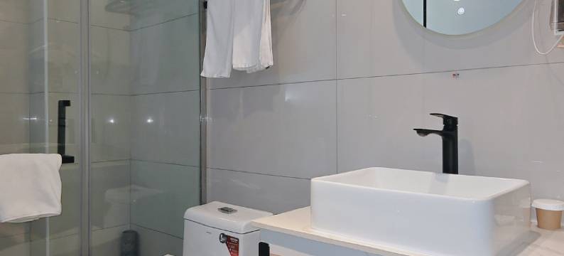 仟世精品酒店(天津静海区汽车站家世界购物广场店)图片