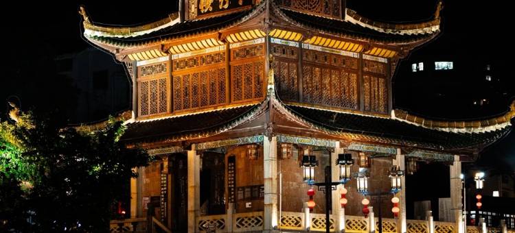贵阳·欢住｜Soong·CinemaBathtub设计酒店(喷水池地铁站甲秀楼店)图片