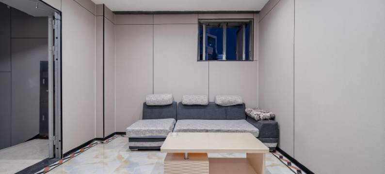 上海凰冠168快捷酒店(航津路地铁站店)图片