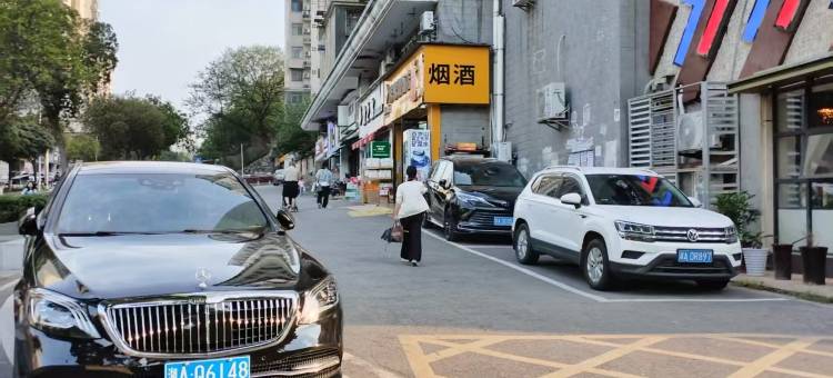 华美庭民宿(四方坪双拥地铁站店)图片