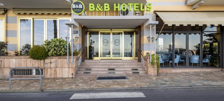 戴安诺码头宫殿 B&B 酒店(B&B Hotel Diano Marina Palace)图片