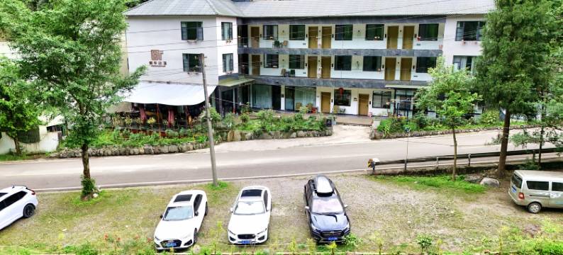 西岭雪山蜗牛小汤民宿图片