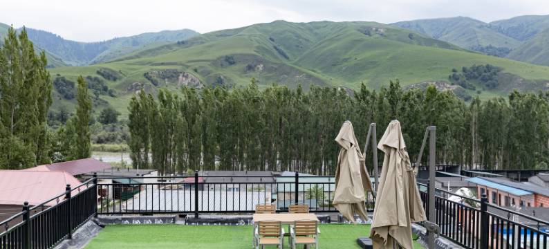 自然接触民宿(那拉提景区店)图片