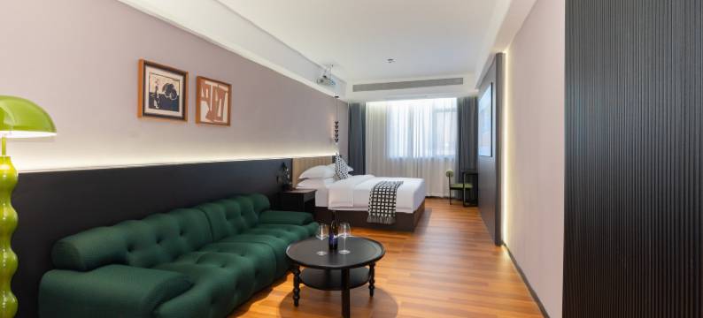 沐光逸居•SUN KISSED EASED•墨韵雅奢设计师酒店(汕头高铁站店)图片