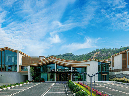 厦门环岛南路曾厝垵亚朵酒店