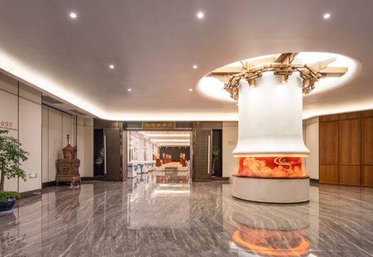 Days Wyndham Hotel in Malakhan, Aba Hotel Overview