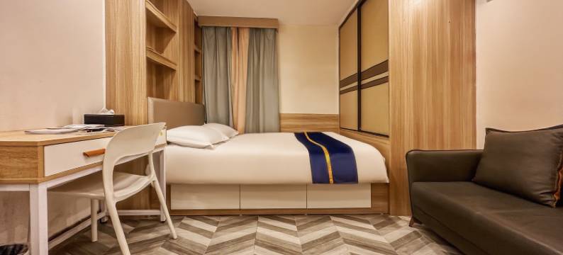 潮居公寓(深圳福田中心岗厦地铁站店)图片