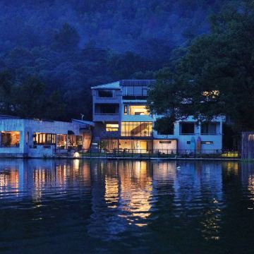 村头芳X靖安水岸边图片