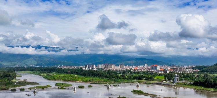 盈江云曼酒店(盈江广场店)图片