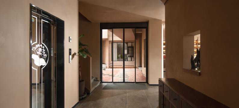 香格里拉无夏而立设计师民宿(独克宗古城店)图片