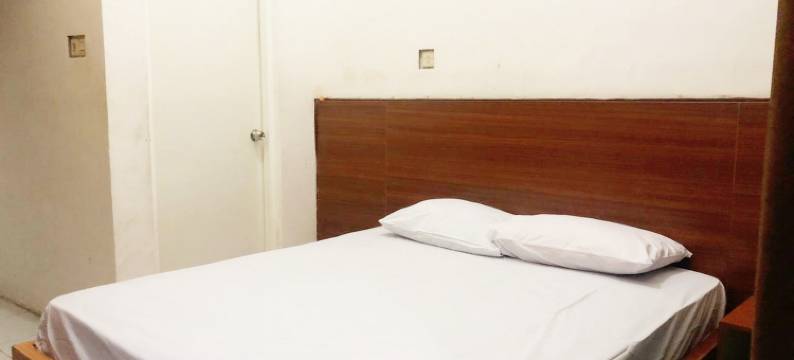 巴布萨拉姆荣库特米特拉红门酒店民宿(Homestay Babussalam Rungkut Mitra RedDoorz)图片