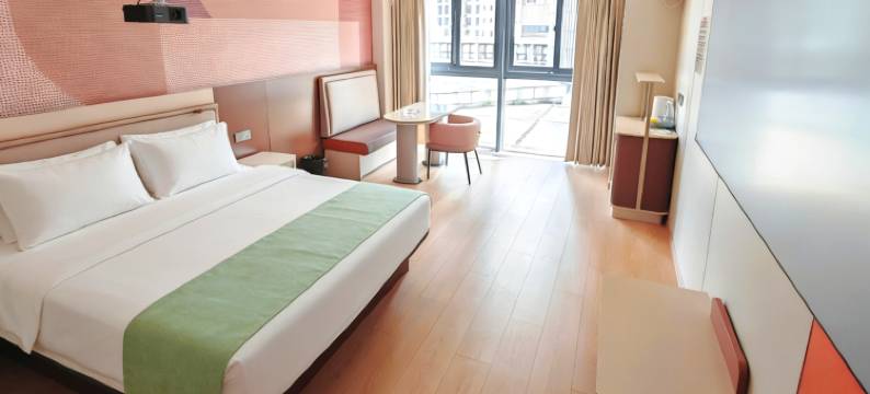 镇江精品公寓(乐达广场店)图片