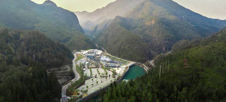 温州文成龙麒源芳草地度假酒店图片