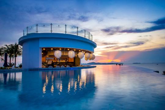 芭堤雅皇家克里夫海灘露台酒店