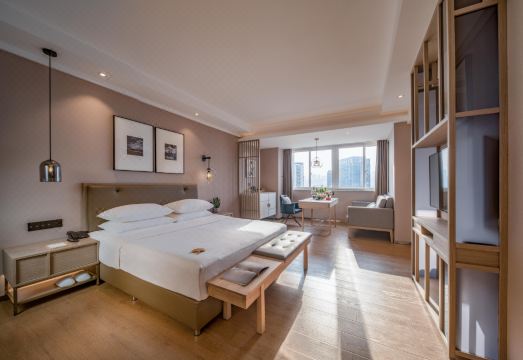 重庆云汐酒店䌶（汽博中心金童路轻轨站店）外景图