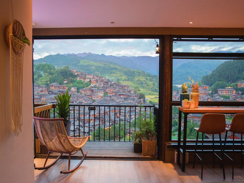 鸾喜·隐山酒店(西江千户苗寨观景台店)