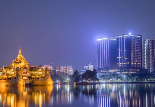 Wyndham Grand Yangon Hotel Overview