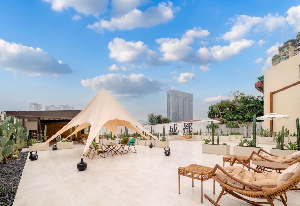 Faniin · Between flowers Courtyard VillaHotel Overview