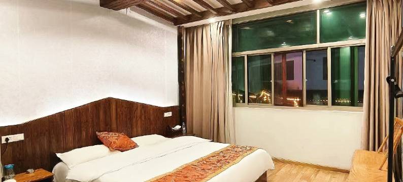 爱乌及屋主题客栈(乌镇西栅南门口店)图片