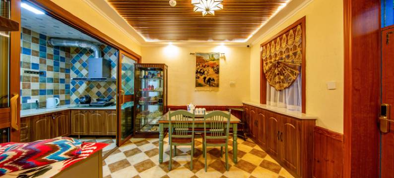 伊宁域见宁民宿(伊犁河风景区店)图片