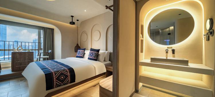 YUNSHUO·高空私汤酒店(花果园白宫松花路地铁站)图片