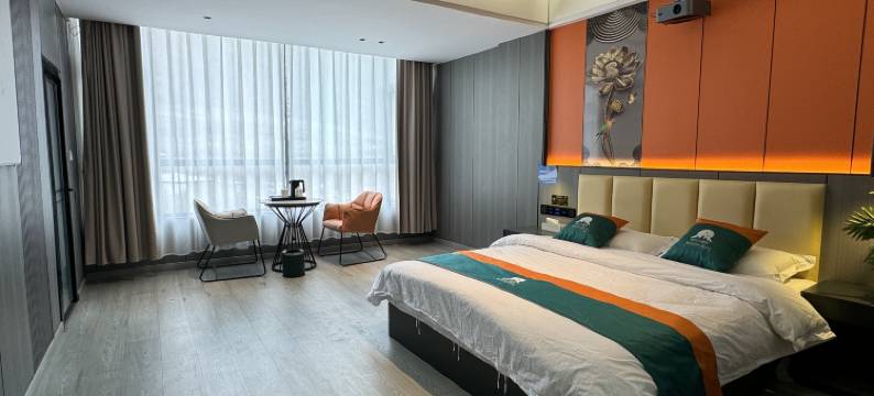 类乌齐峡谷大酒店图片