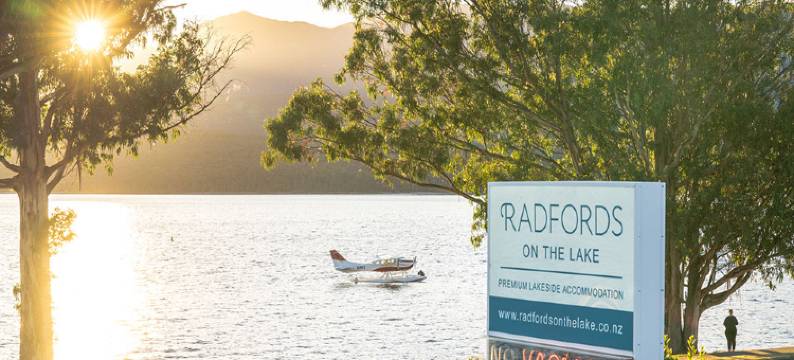 雷德福德湖上汽车旅馆(Radfords on the Lake)图片