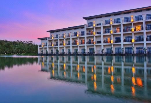 Palace International Hot Spring HotelHotel Overview