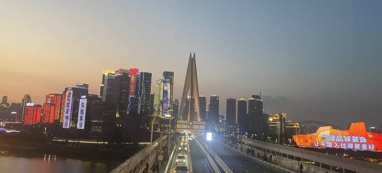 上上签纯女青旅(重庆解放碑洪崖洞店)图片