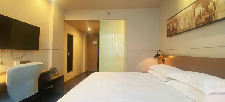 艺龙瑞云酒店(青岛城市阳台景区西海岸汽车总站店)图片