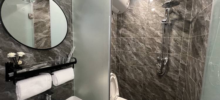 阜新铂庭商务宾馆(辽工大高铁站店)图片