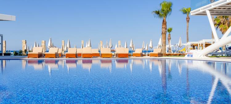 火烈鸟天堂海滩酒店(限成人)(Flamingo Paradise Beach Hotel)图片