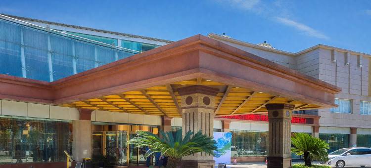 四川宏达金桥⼤酒店图片