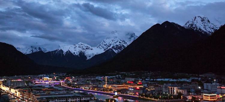 波密云边·PureSoul观雪山胜景森景秘境·空中花园270度全景酒店图片