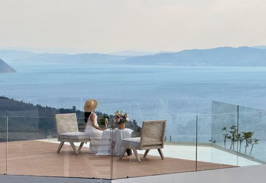 Fuxian Lake Nanguo Sanqian French Manor Resort Hotel Hotel Overview