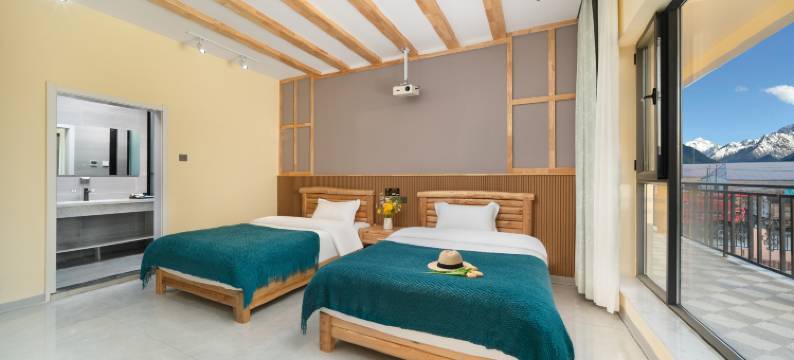 昭苏鑫雨阁民宿(夏塔乡店)图片