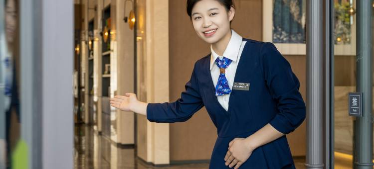 乐山高铁站希尔顿欢朋酒店图片