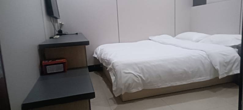 南昌颐圆商务宾馆(紫荆夜市店)图片