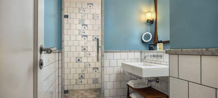 七月 - 二十八(The July - Twenty Eight)图片