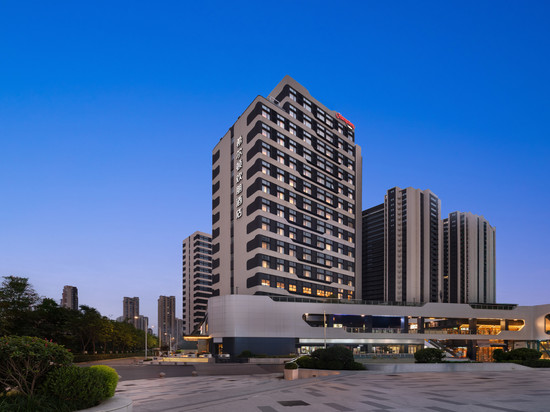 青岛金沙滩希尔顿欢朋酒店