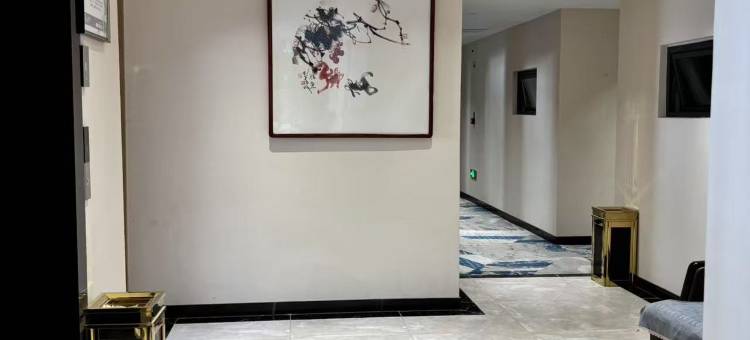如家UP华驿智旅酒店(哈密火车站店)图片