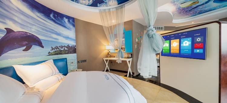 V+精品主题酒店(兴仁广场振兴大道店)图片