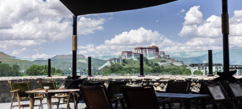 拉萨摆渡供氧观景酒店(布达拉宫八廓街店)图片