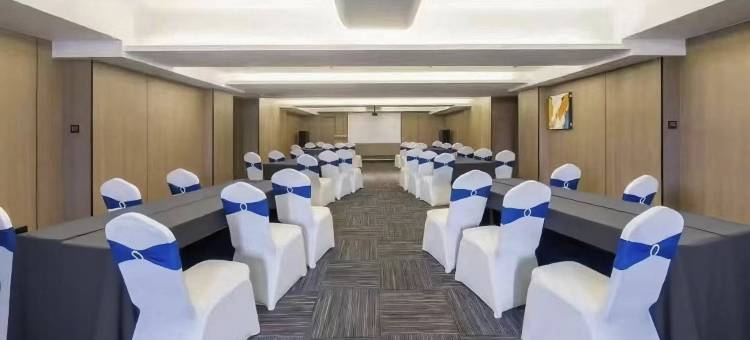 万信至格酒店(自贡彩灯公园店)图片