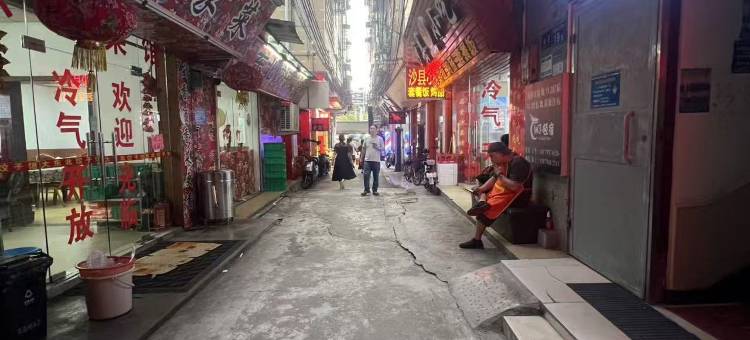 WJ轻宿(广州科技职业技术大学广东工贸职业技术学院店)图片