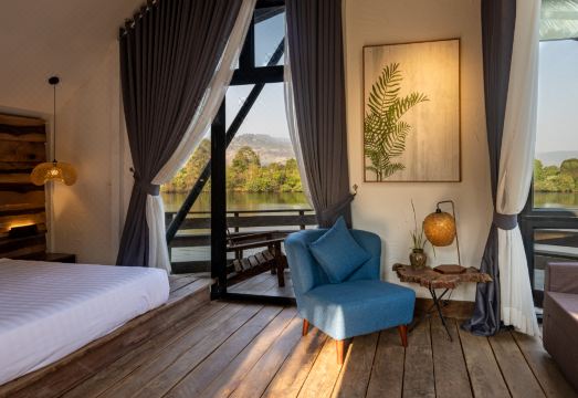 Daya Villa Hotel Overview