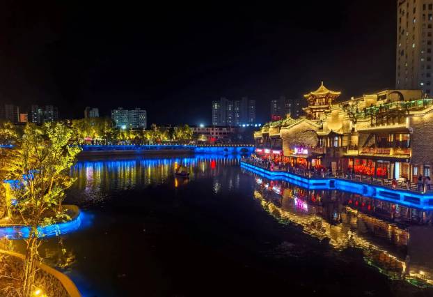 万科行旅AWAKENING•SOULMATE深南道68号国际轻居(深圳罗湖口岸店)图片