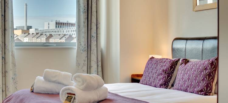 Crown Apartments by Week2Week图片