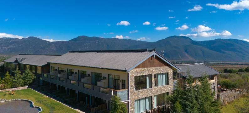 云水深深玉湖居•日照金山全景•秘境度假酒店图片