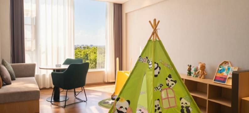 成都熊猫基地天府动漫城•亿辰博雅酒店图片